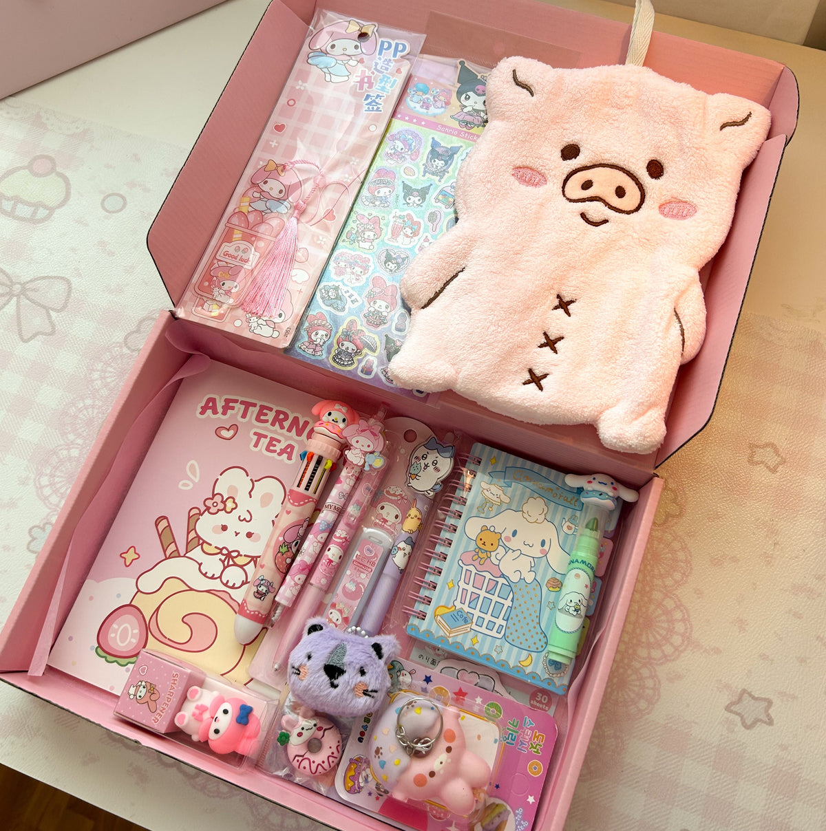 Baby Kawaii Gift Box 🐣 (12 items + 2 freebies)